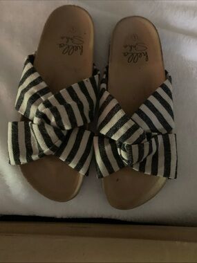 Signature Style Black & White Striped Bow Slide Sandals